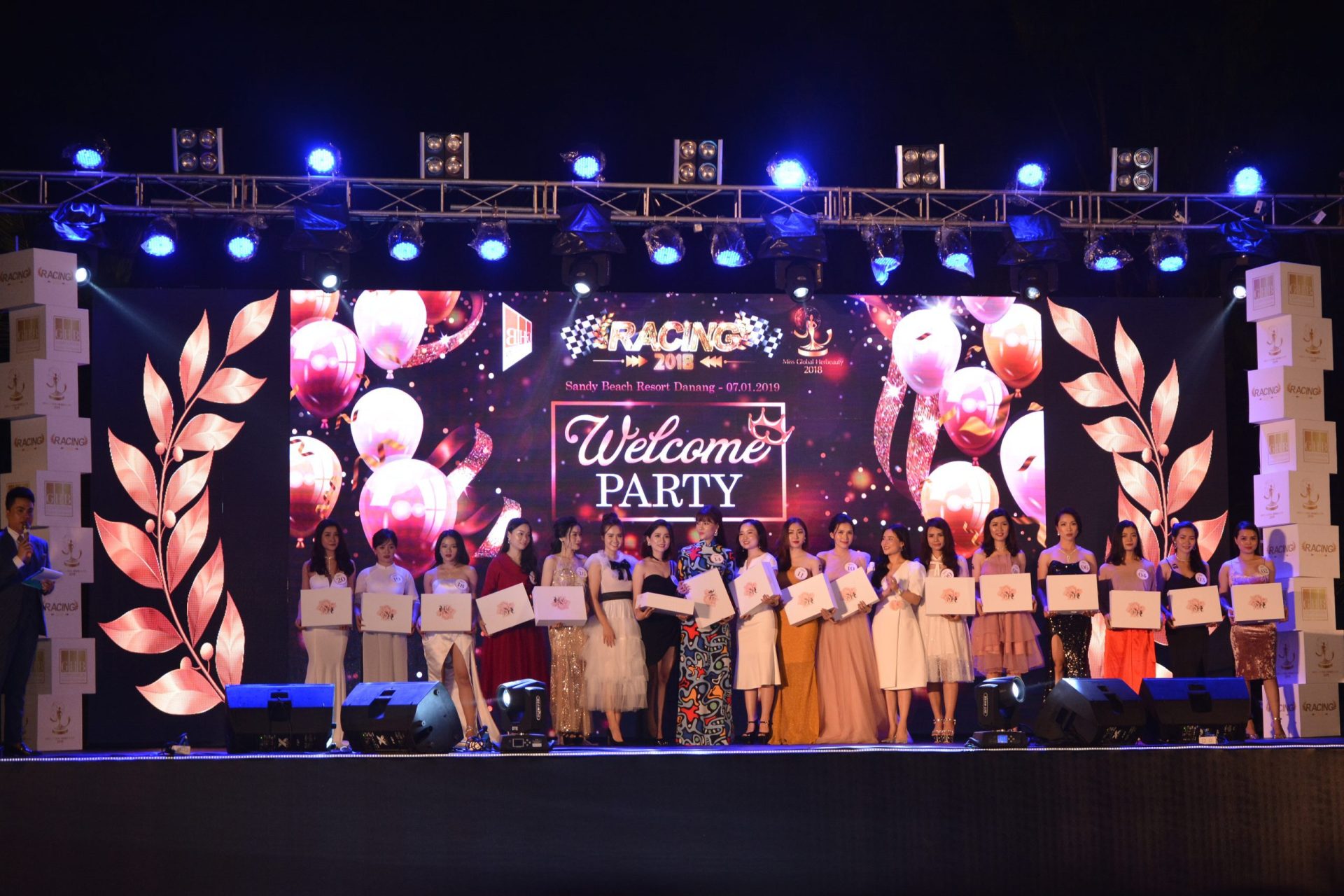 Tại sao TP.HCM lại dẫn đầu nhu cầu chụp ảnh year end party của các doanh nghiệp? Tại sao TP.HCM lại dẫn đầu nhu cầu chụp ảnh year end party của các doanh nghiệp?