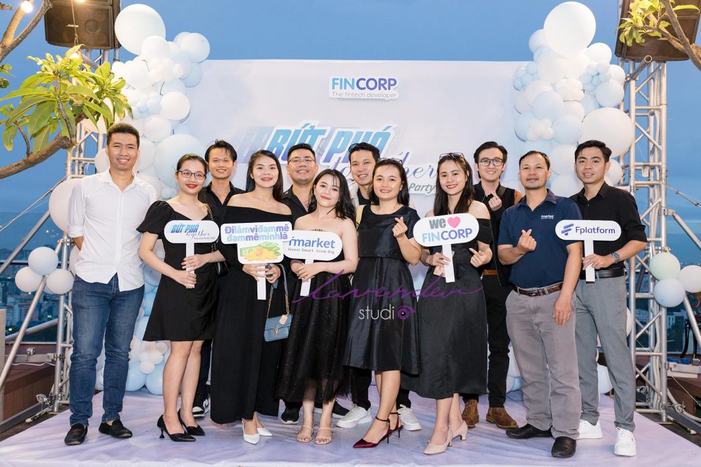 Tại sao TP.HCM lại dẫn đầu nhu cầu chụp ảnh year end party của các doanh nghiệp? Tại sao TP.HCM lại dẫn đầu nhu cầu chụp ảnh year end party của các doanh nghiệp?