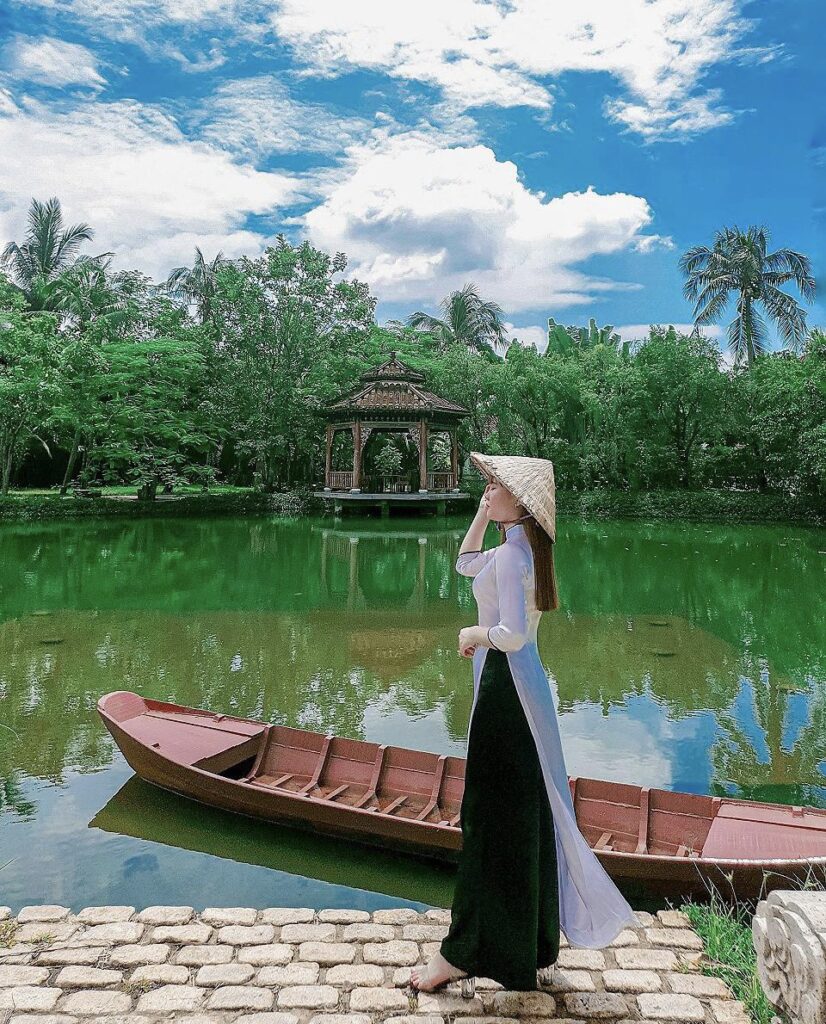 Chụp ảnh chân dung áo dài Tết giá tốt với concept đa dạng năm 2026